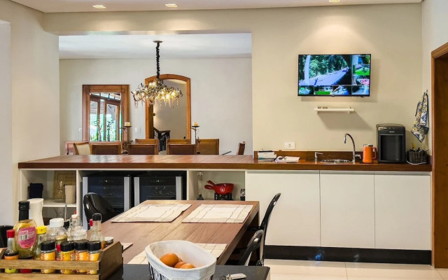 Refúgio de Alto Padrão na Granja Viana