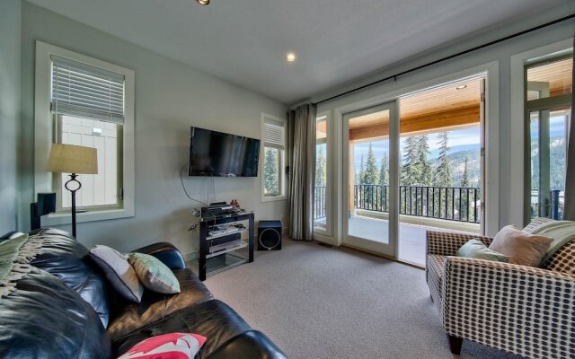 Peaks Retreat By Bear Country