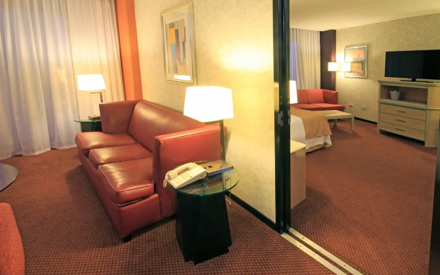 Holiday Inn Monterrey - Parque Fundidora by IHG