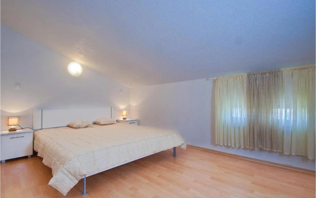 Six-Bedroom Holiday home in Perci