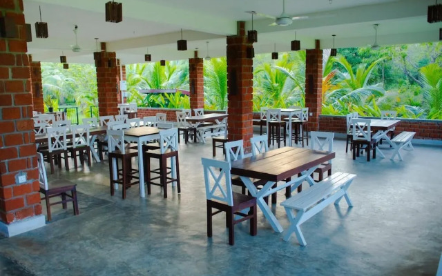 Sky 14 Safari Resort