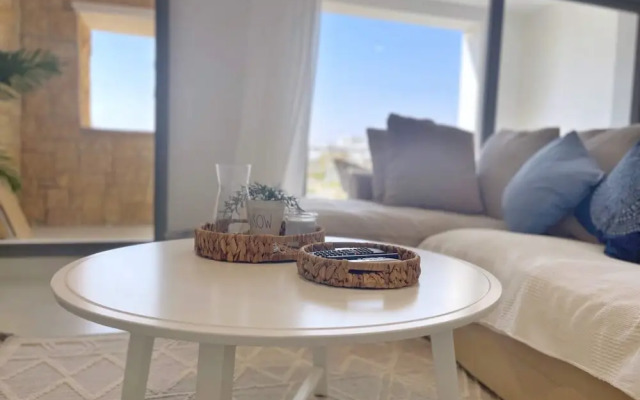 Xuru Stays I Charming & Beautifully Styled 3bdr @ Swan Lake Gouna