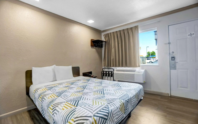Motel 6 Red Bluff, CA