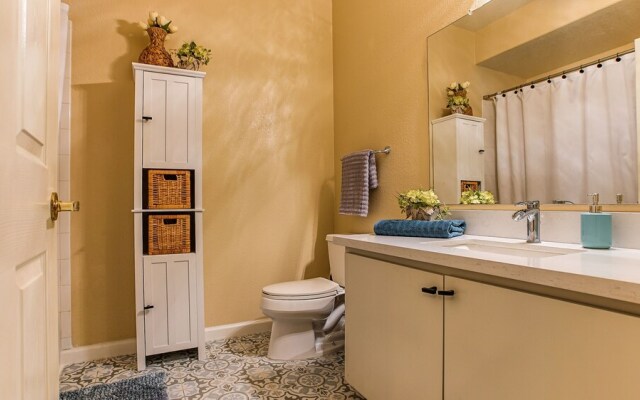 100th Scottsdale #2191 3 Bedroom Condo by Redawning