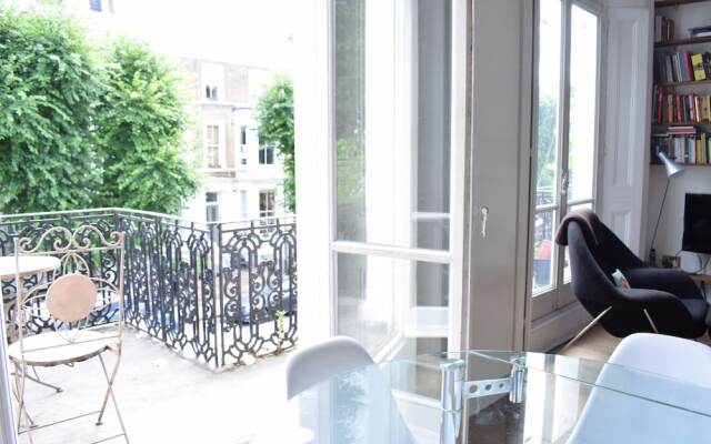 1 Bedroom Flat in Notting Hill With Mezzanine