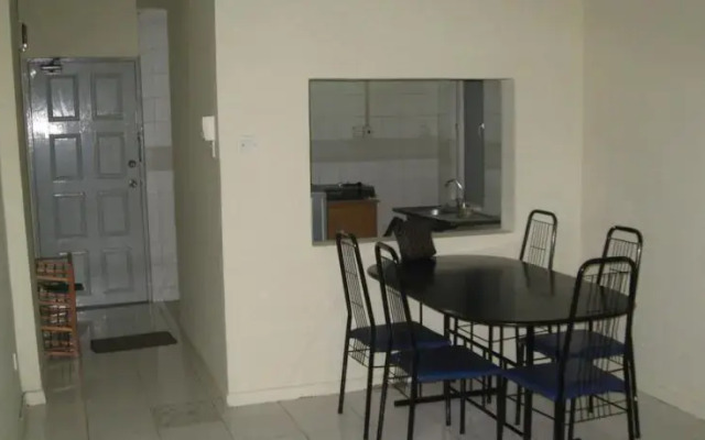 Api Api Apartment