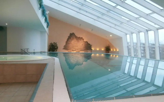 152 in the Trafalgar House