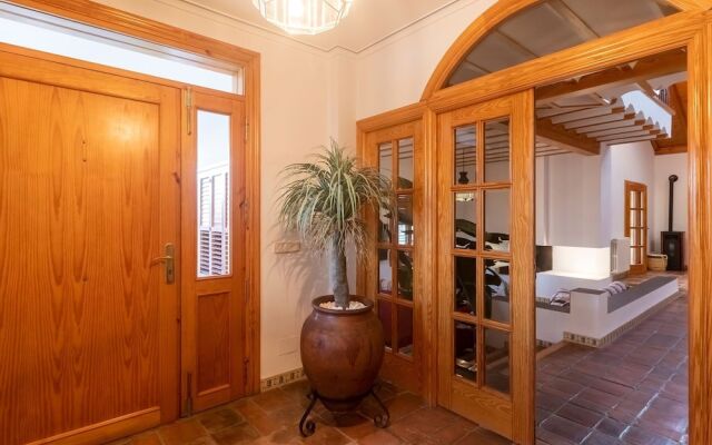 Fascinating Holiday Home in Villacañas With Swimming Pool