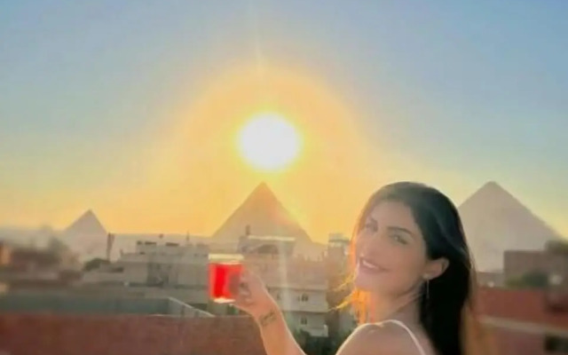 Falcon pyramids inn