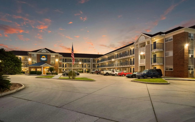 Suburban Studios Biloxi North Area