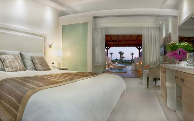 Asterias Beach Hotel