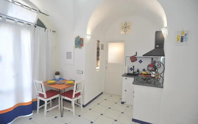 Art House in Amalfi Historical Center Near Beach