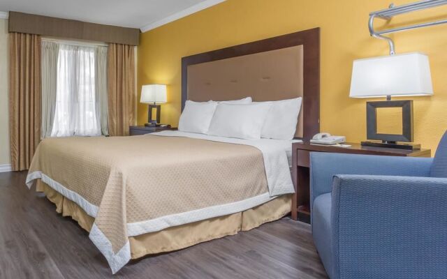 Days Inn Pensacola - Historic Downtown