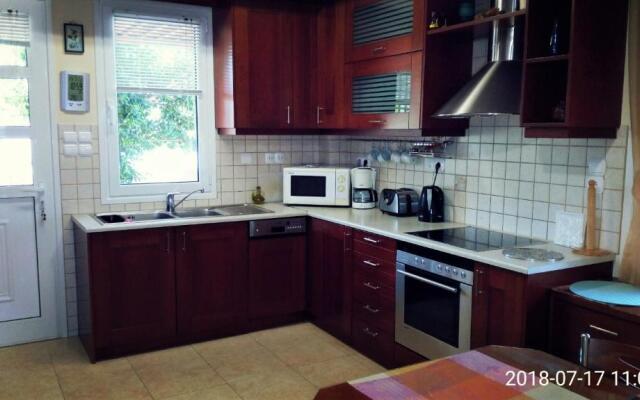 House,1000m from the beach
