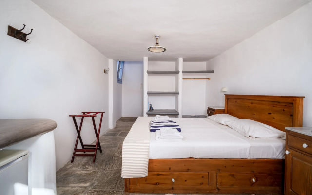 Serifos Houses Diasella