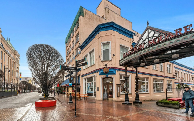 Bedford Regency Hotel