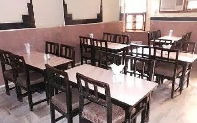 Hotel Jai Hind And Resturant