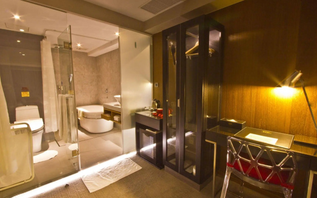 Newful Hotel