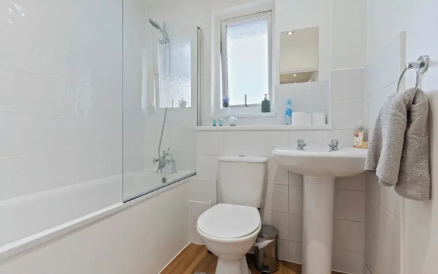 Cozy London Townhouse With 4 Bedrooms