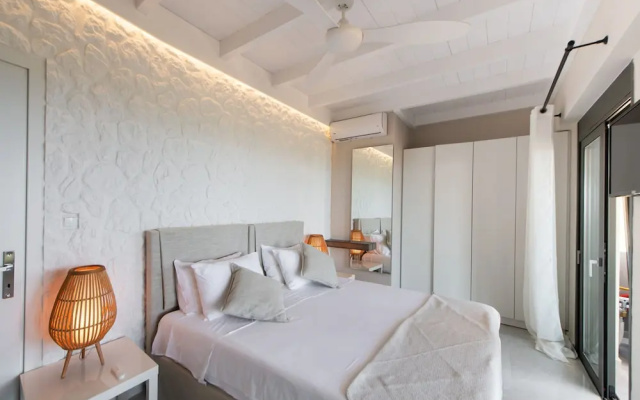 Halcyon Deluxe Maisonettes Sea View