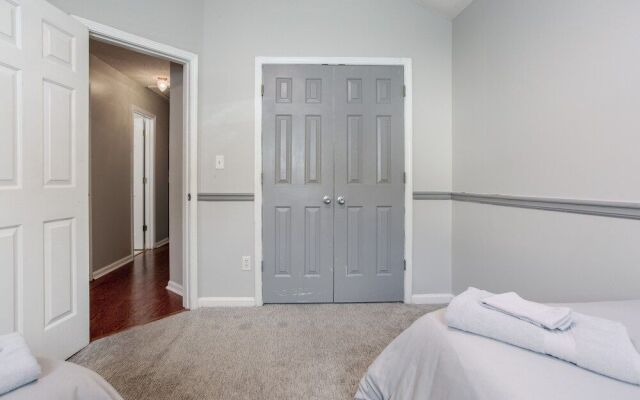 Basketball Court Cozy 3 BR in Decatur