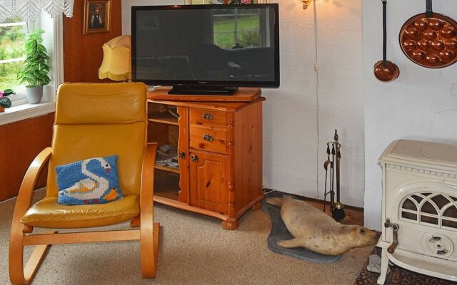 6 Person Holiday Home in Fevåg