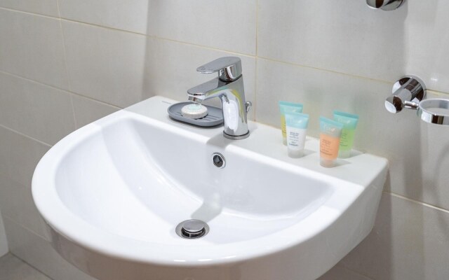 2bed Chic Apt Burj Khalifa Gym/pool by Belvilla