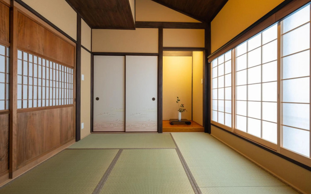 十一宿 島原 一棟貸し 最大5名 丹波口駅から徒歩6分 – Guest Rooms – Kyoto