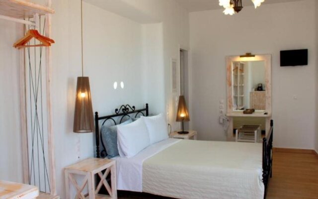 Hotel Thira
