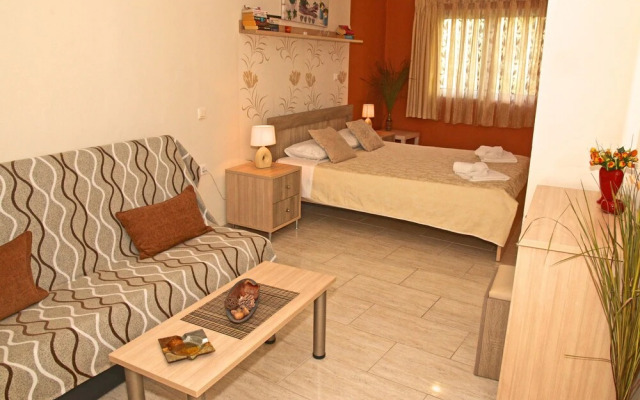 Santa Barbara Lakis Apartments