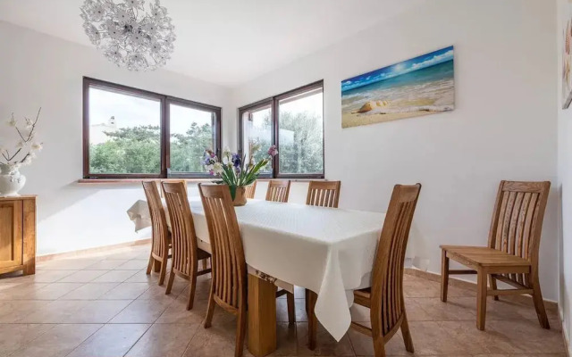 Amazing Detached Villa for 8 Guests Near Stintino