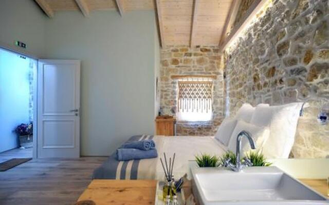 Paxos Fairytales Lovenest 2