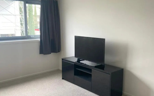 Nice And Tidy 3 Bedrooms Apartment, Free Parking