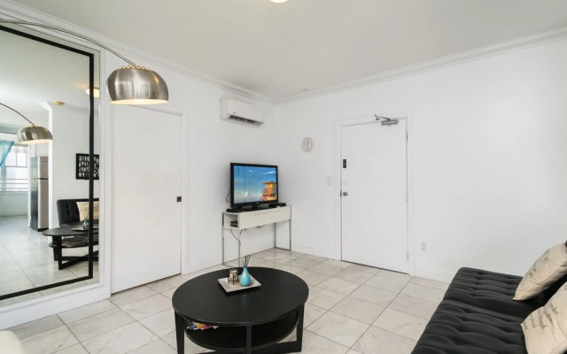 Holiday Apartment on Lincoln Road