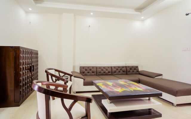 OYO 14054 Home Modern 3BHK Canal Road