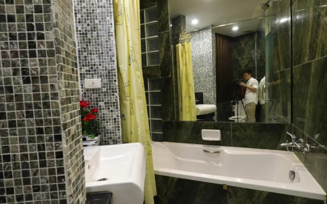 Right Spot Inn Hotel