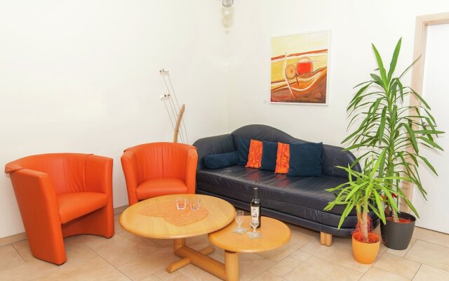 Modern Apartment in Zella-Mehlis with Private lawn