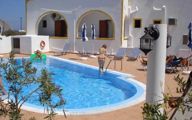 Privee Santorini