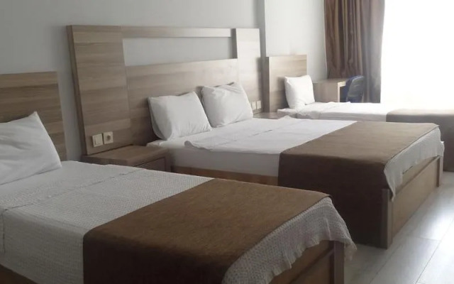 Renq Hotel
