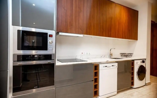 Manjaro Luxury Suites at Stella Place