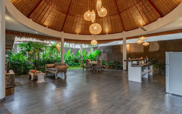 Brand new Luxury 3BR villa Ethnic Ubud 1