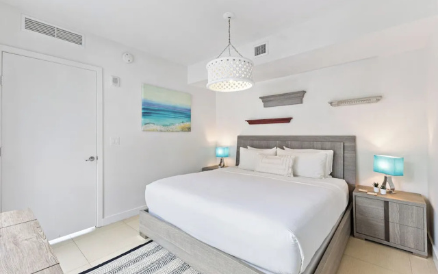 Monte Carlo Miami Beach Condo by Dharma Home Suites