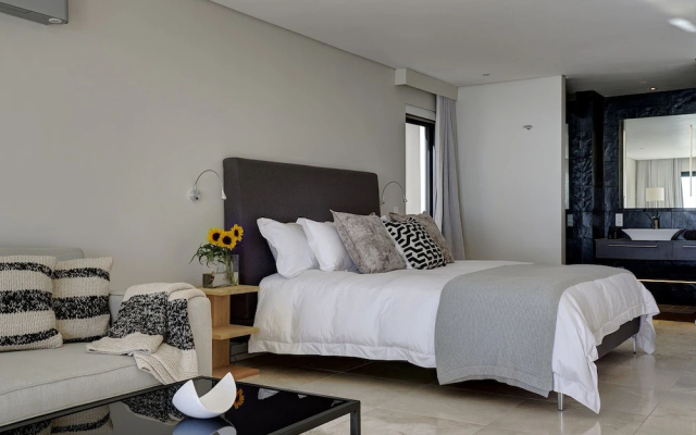 CB-ONE Luxury Stay