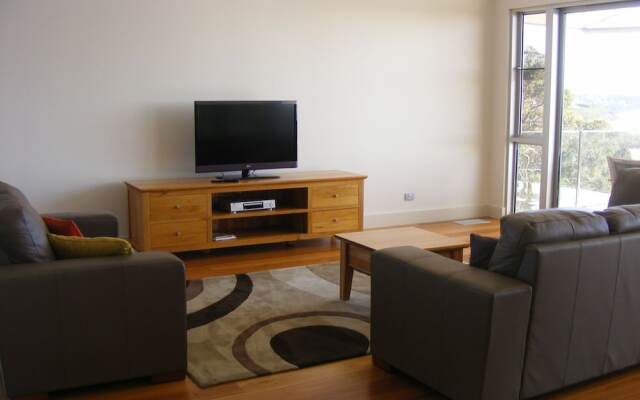 Dew on Lakeview Street