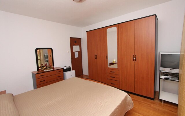 Rooms and Apartment Sanja