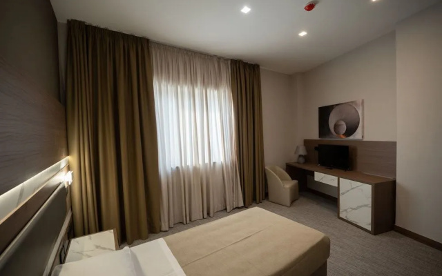 Building Hotel