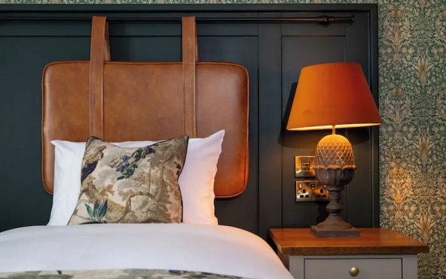 Wheatsheaf Hotel - Virginia Water by Greene King Inns
