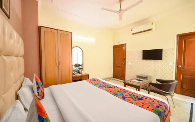 Gracious Inn Hotel by OYO Rooms