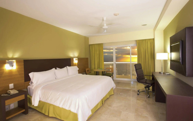 Krystal Grand Puerto Vallarta