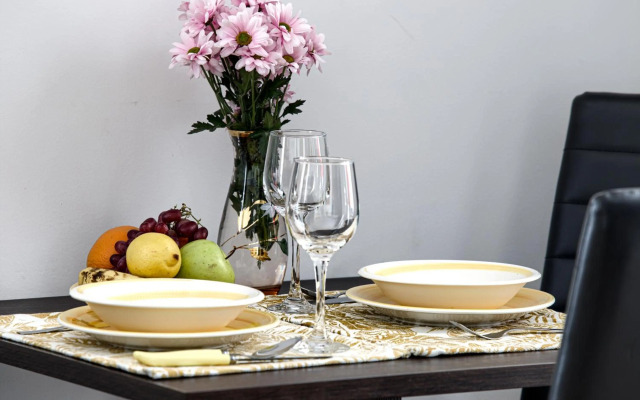 Ari Yellow Apartment